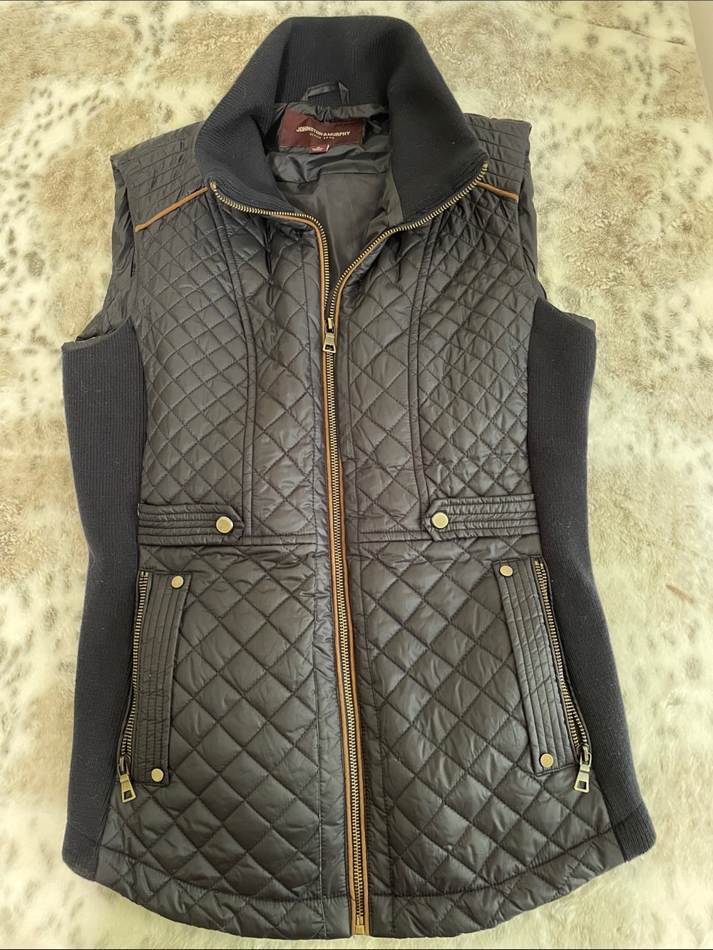 JOHNSTON and Murphy Quilted Sleeveless Vest - Black